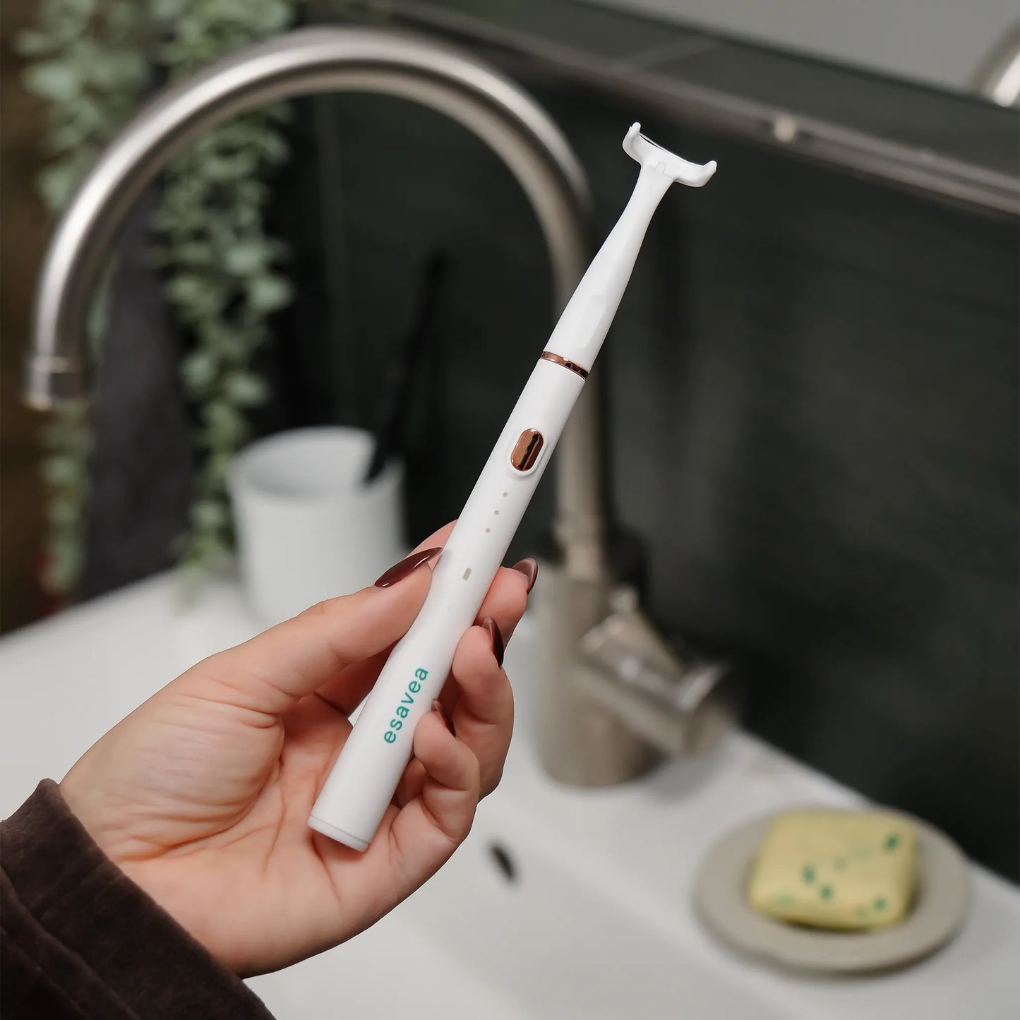 esaflosser One – Elektrische Zahnseide für sanftes Reinigen der Zahnzwischenräume